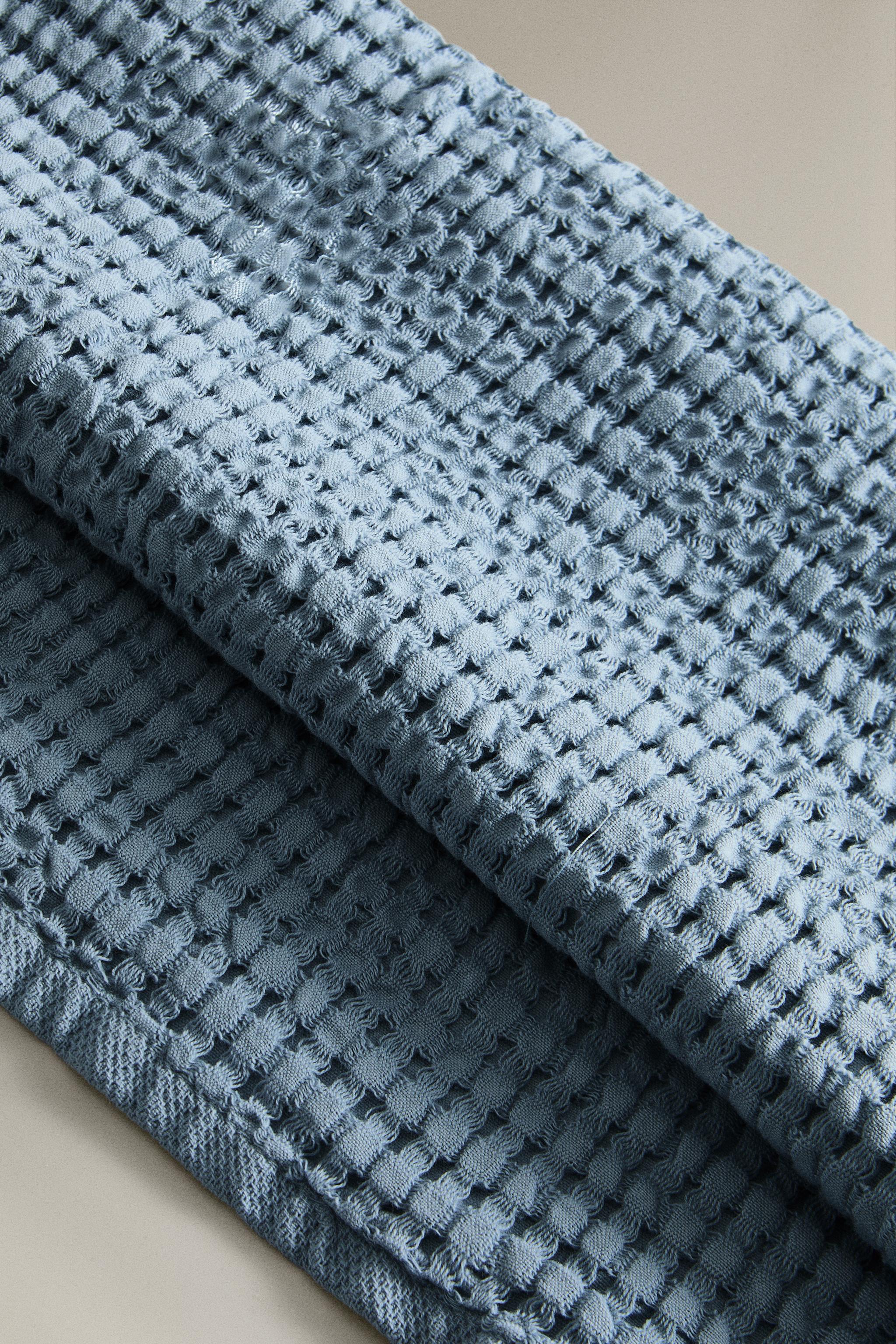 CHUNKY WAFFLE-KNIT BATH TOWEL